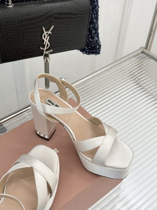 Босоножки фото 5