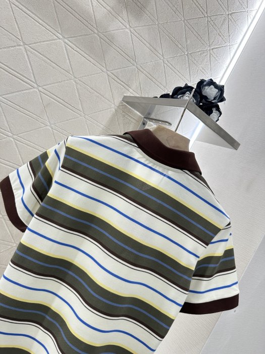 T-shirt women's фото 4