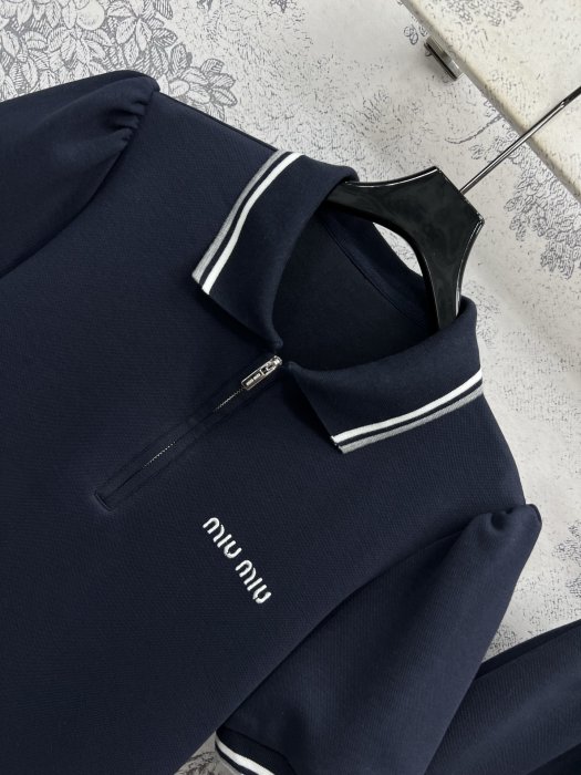 Костюм женский фото 2