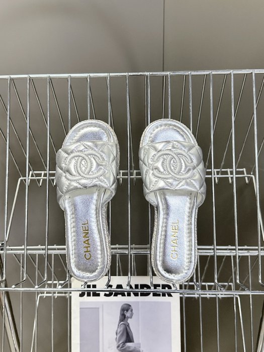 Шлепанцы фото 6