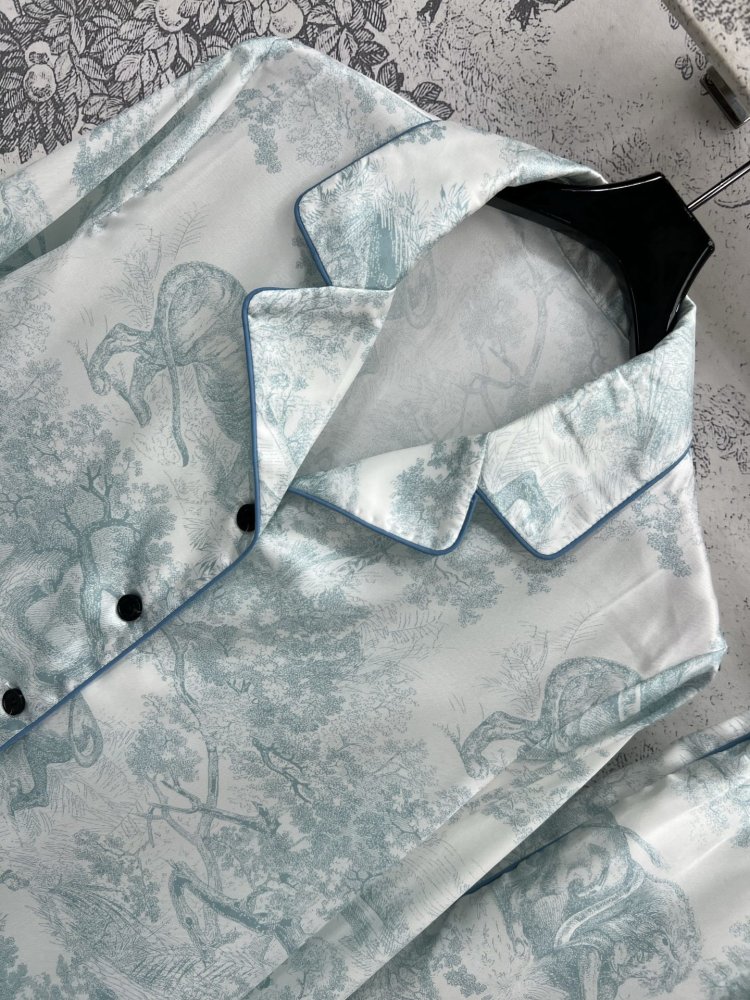 Costume female фото 2