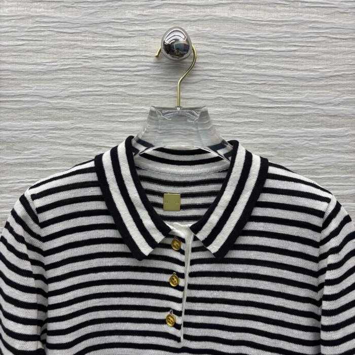 T-shirt women's фото 2