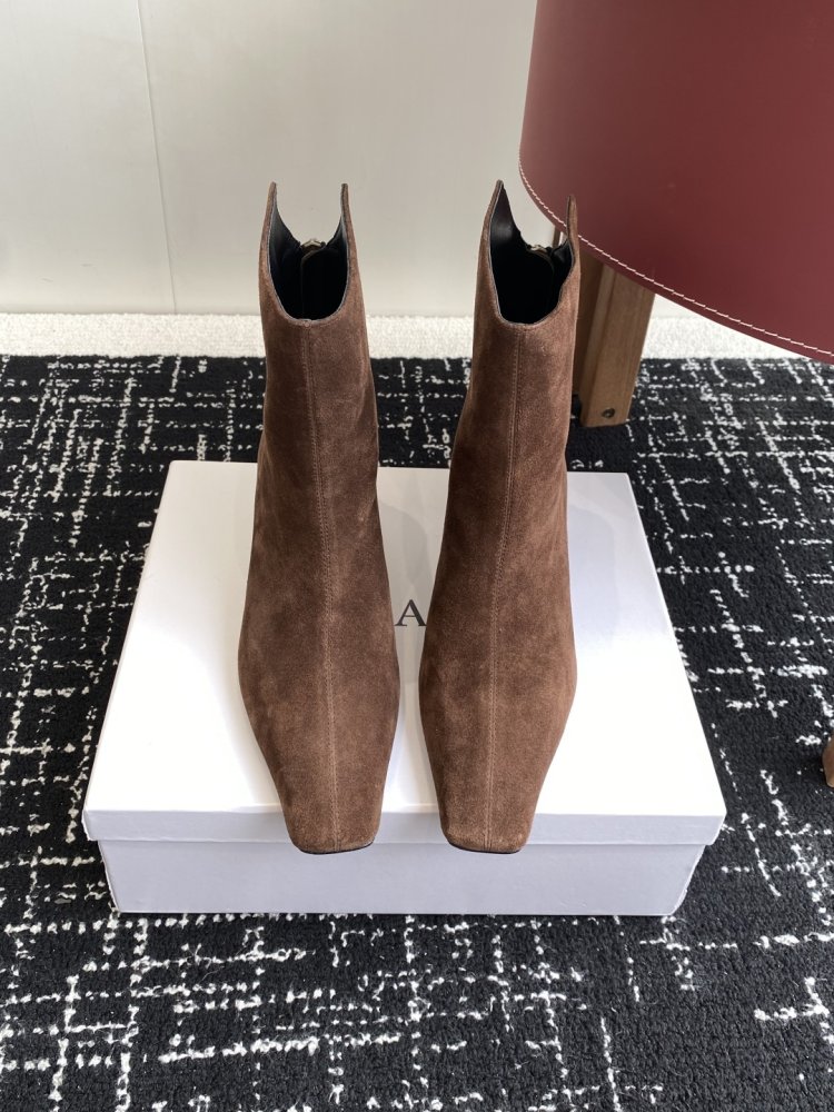 Boots women's