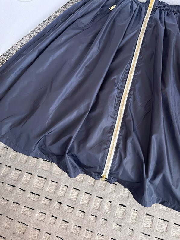 Skirt on lightning фото 4