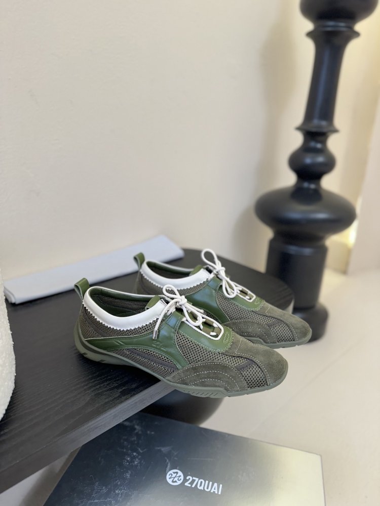 Кросівки жіночі фото 2