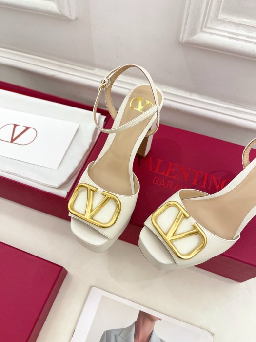 Босоножки фото 5