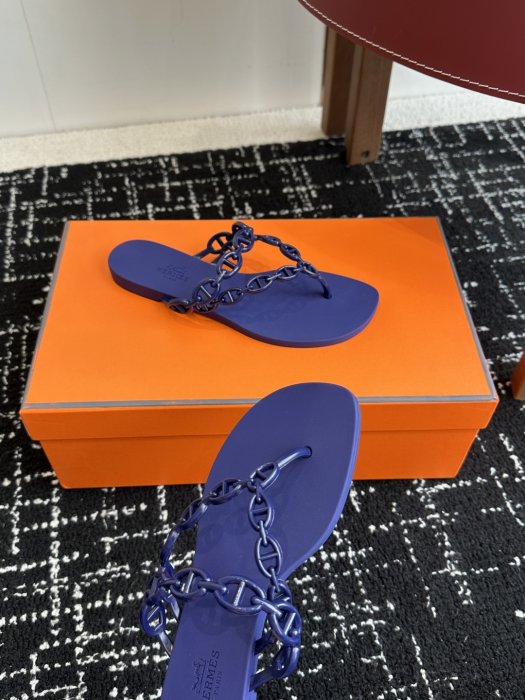 Шльопанці жіночі фото 6