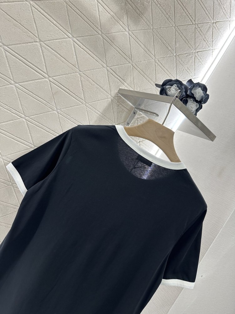 Футболка жіноча фото 4