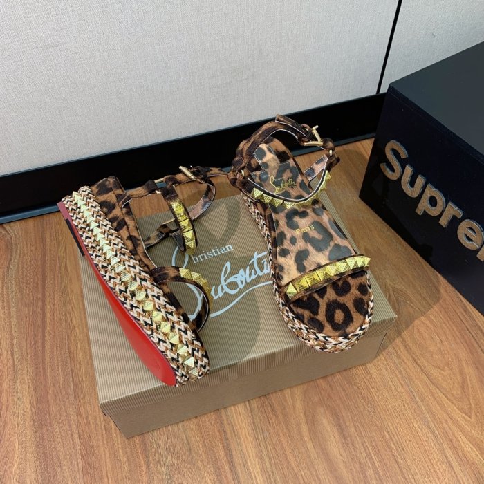 Босоножки фото 3