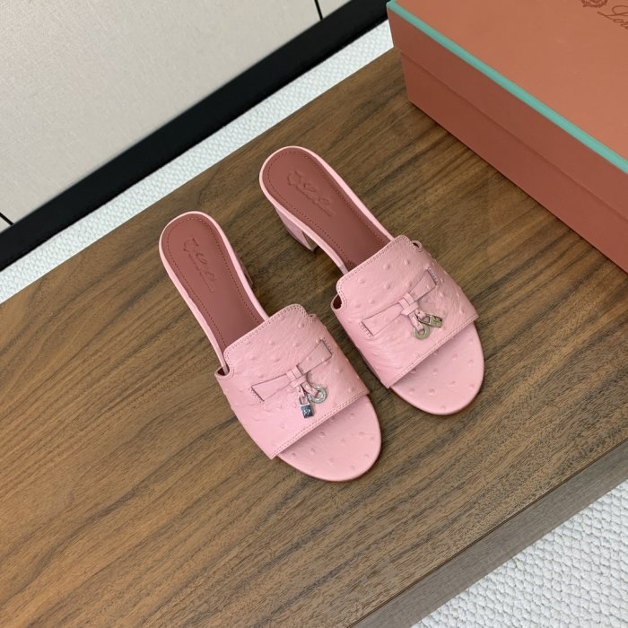 Шлепанцы фото 3