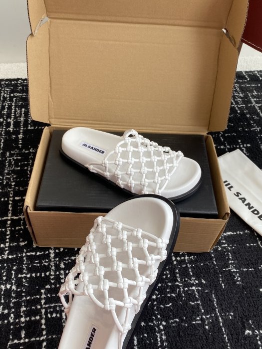 Шльопанці жіночі фото 6