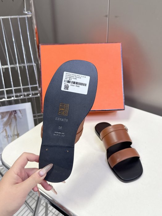 Шлепанцы фото 9