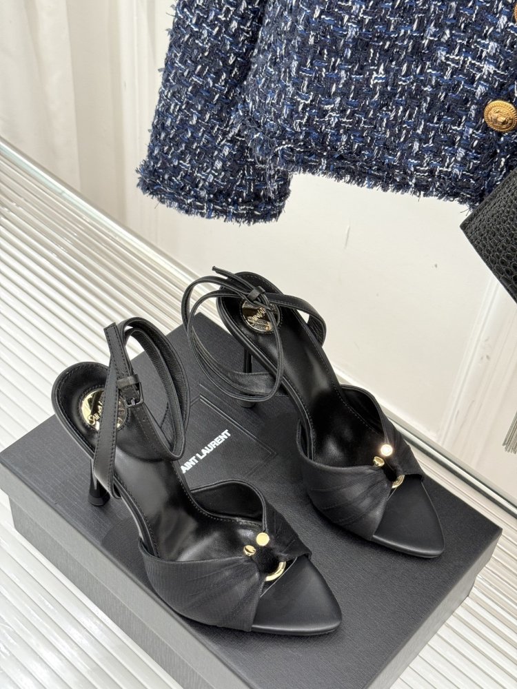 Босоножки фото 3