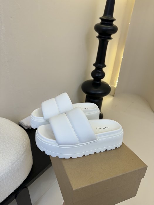 Шльопанці фото 5