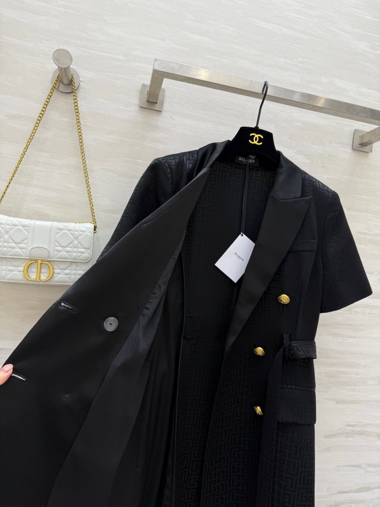 Платье с короткими рукавами и костюмным воротником фото 6