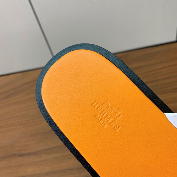 Шлепанцы женские фото 8