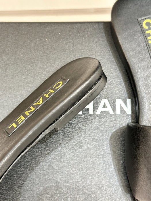 Шлепанцы фото 8