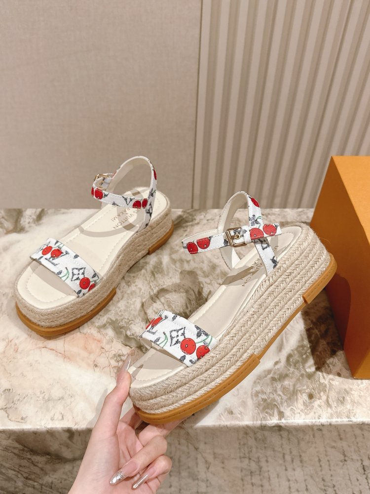 Сандалии женские фото 2