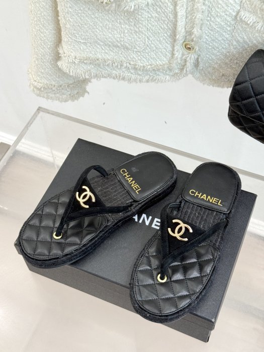 Шлепанцы женские фото 2