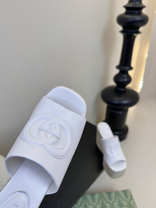 Босоножки фото 5