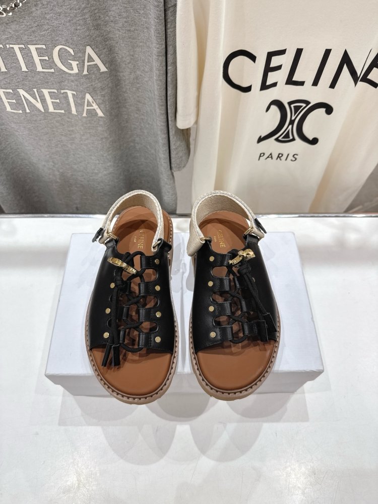 Сандалі жіночі