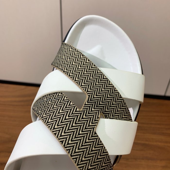 Сандалі жіночі фото 5