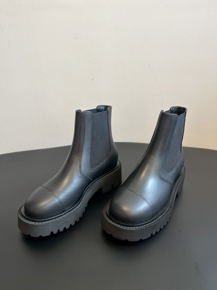 Boots women's фото 3