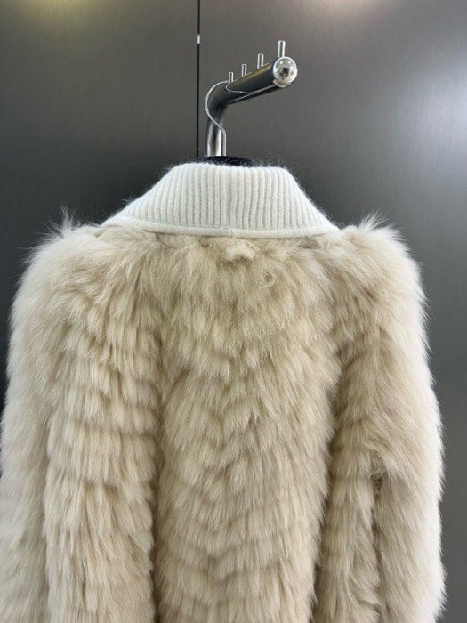 Fur coat of fox fur фото 2