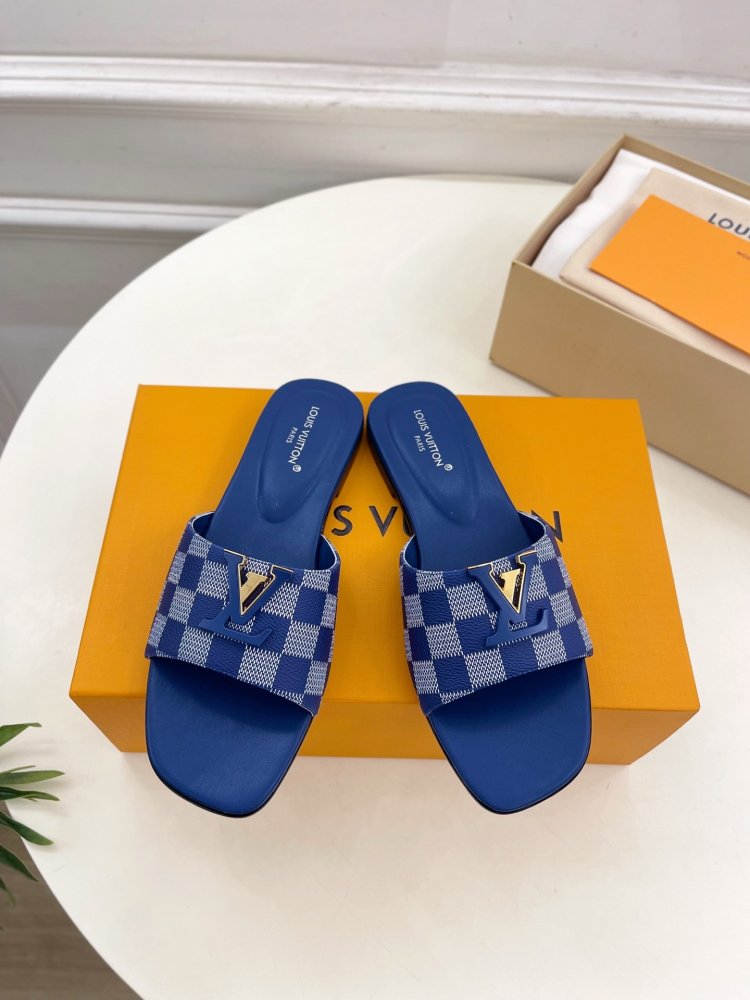 Шлепанцы женские