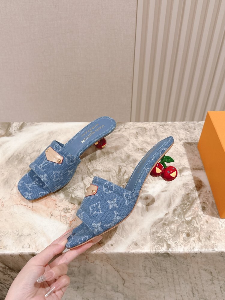 Босоніжки фото 3