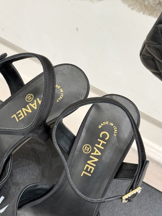 Босоножки фото 8