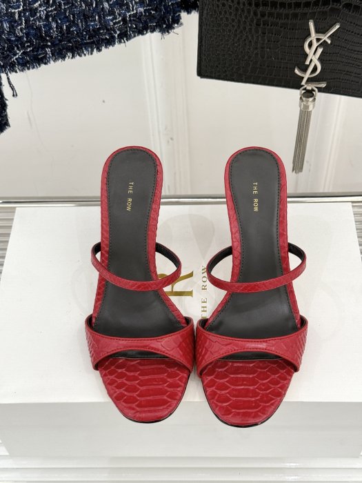 Босоножки фото 4