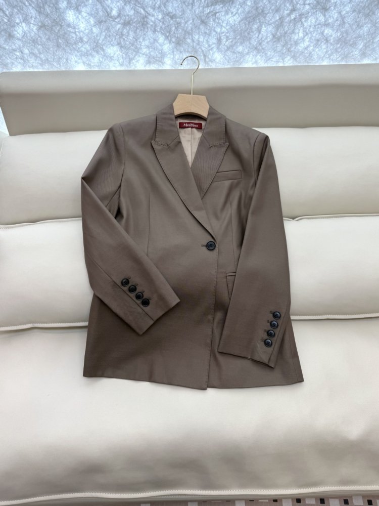 Костюм женский фото 5