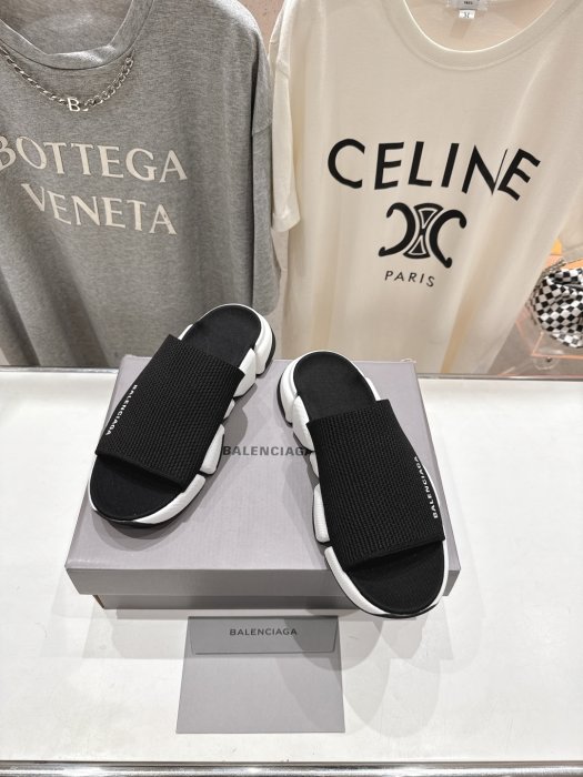 Шлепанцы женские фото 2