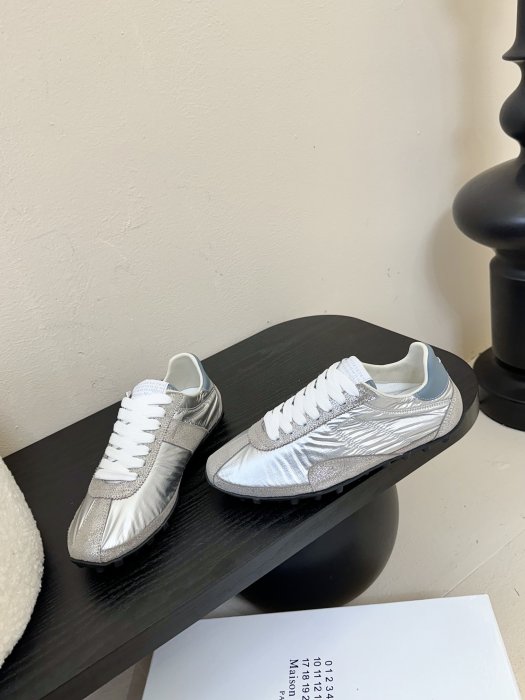 Кросівки фото 3