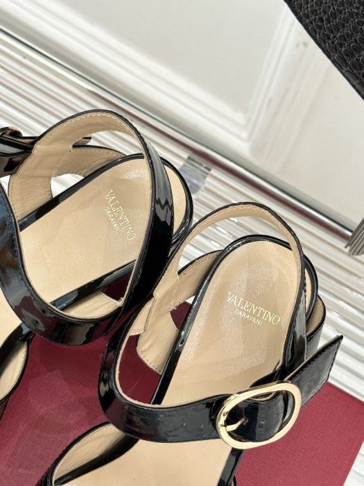 Босоножки фото 8