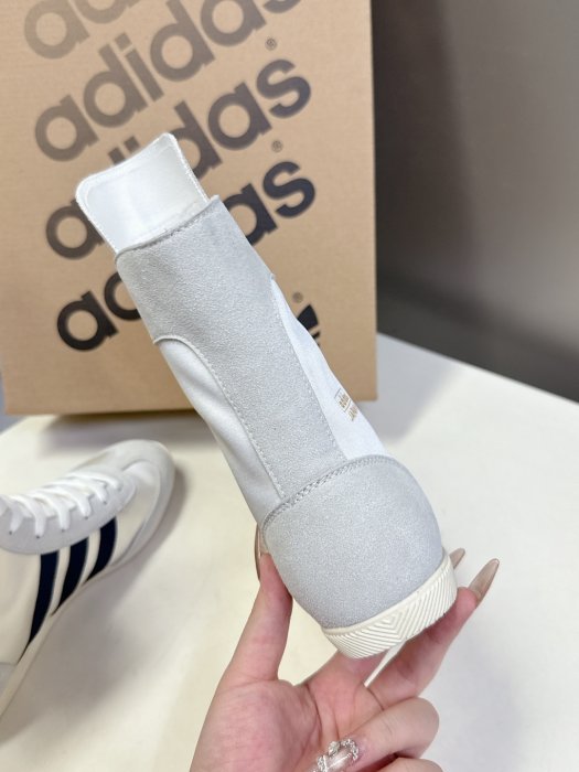 Кросівки фото 9