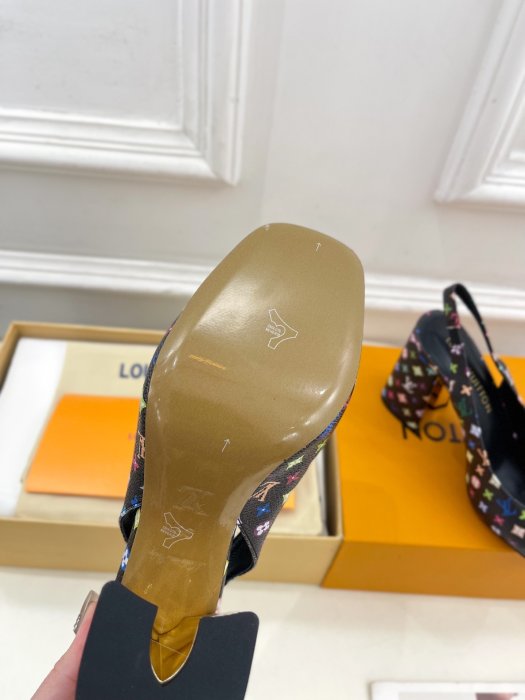 Босоножки фото 9