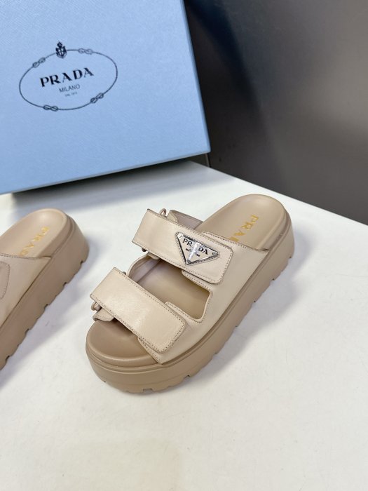 Шлепанцы фото 3