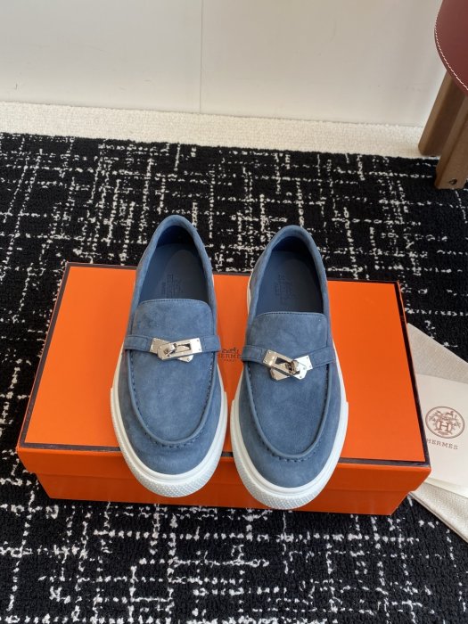 Лоферы кожаные женские