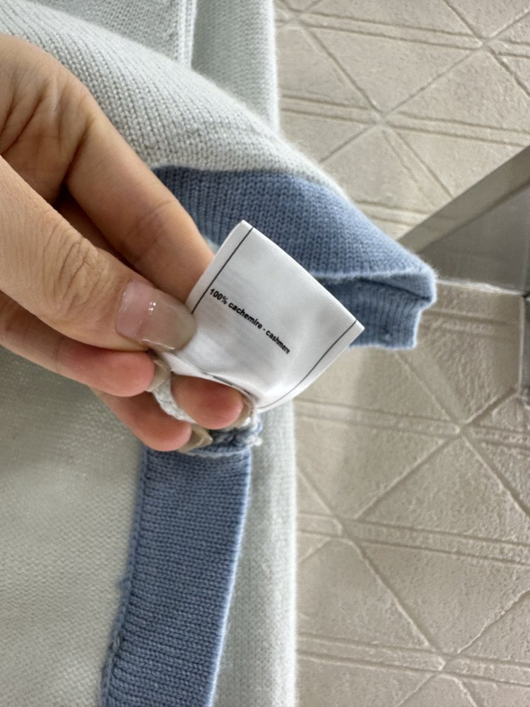 Короткий в'язаний кардиган фото 9