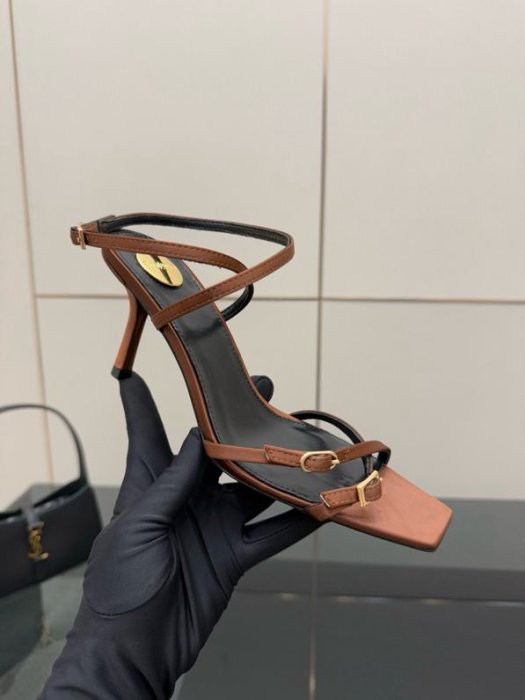 Босоножки фото 4