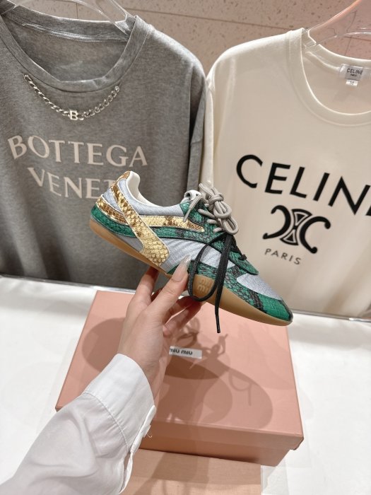 Кроссовки фото 5