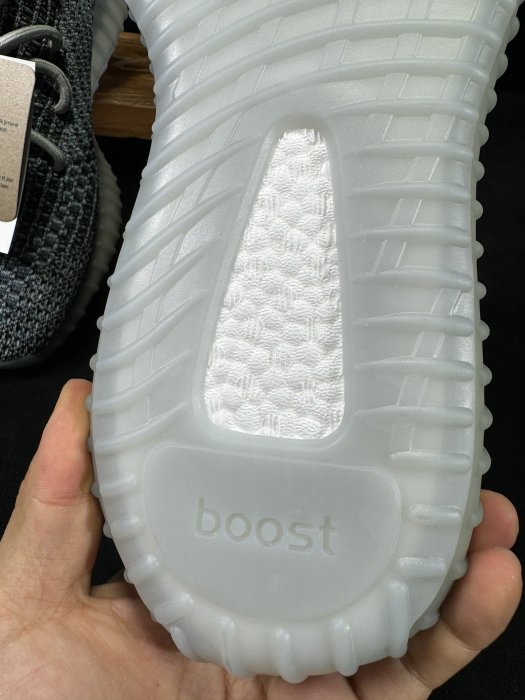 Кросівки Yeezy 350V2 фото 8