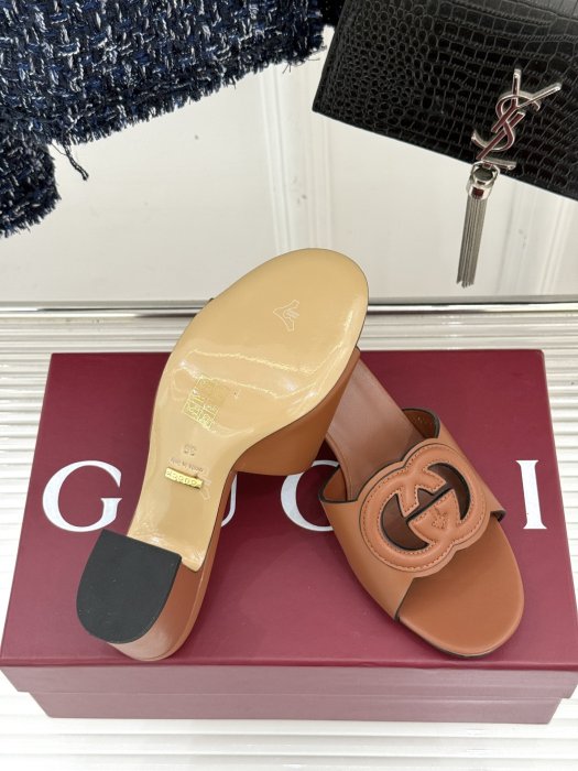 Босоножки фото 9