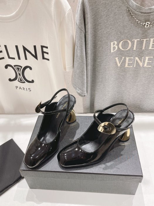 Босоножки фото 5