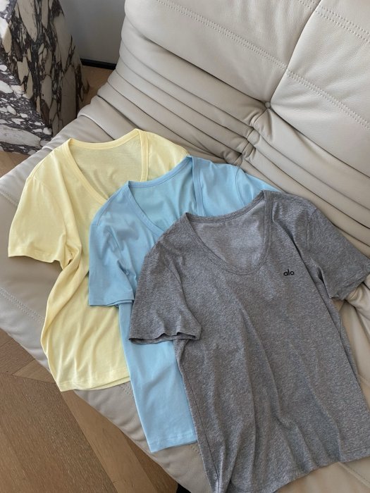 Футболка жіноча фото 2