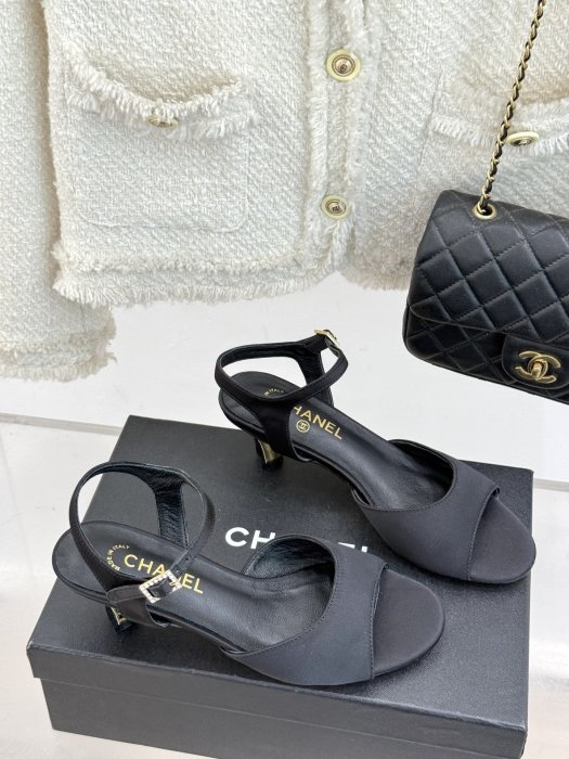 Босоножки фото 3