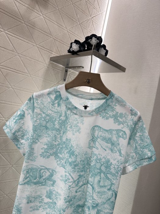 T-shirt women's фото 3