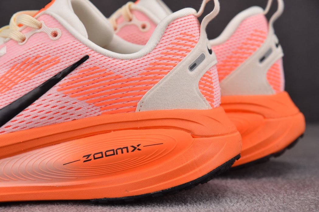 Кроссовки Vomero 18 Atmosphere Pink фото 13